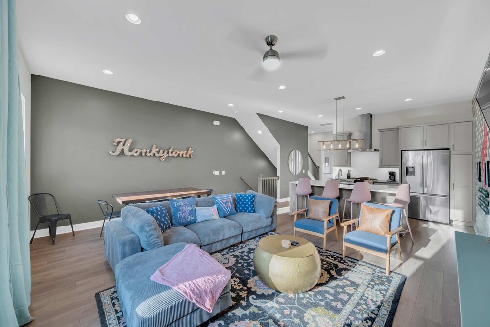 Brand New City Views Karaoke Room Near Downtown