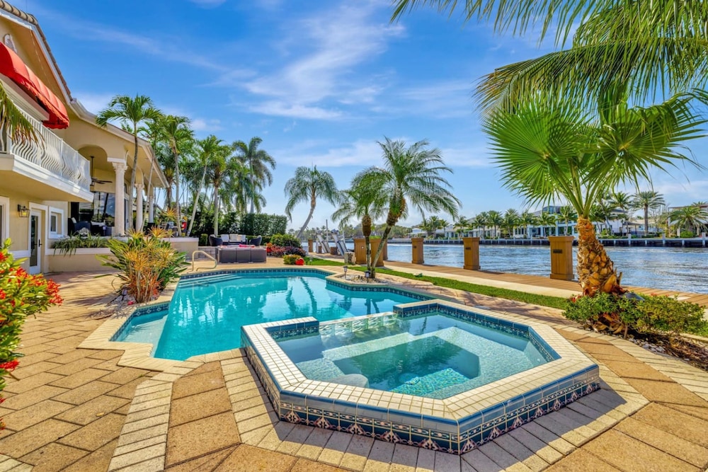 Serenity Villa Water Front