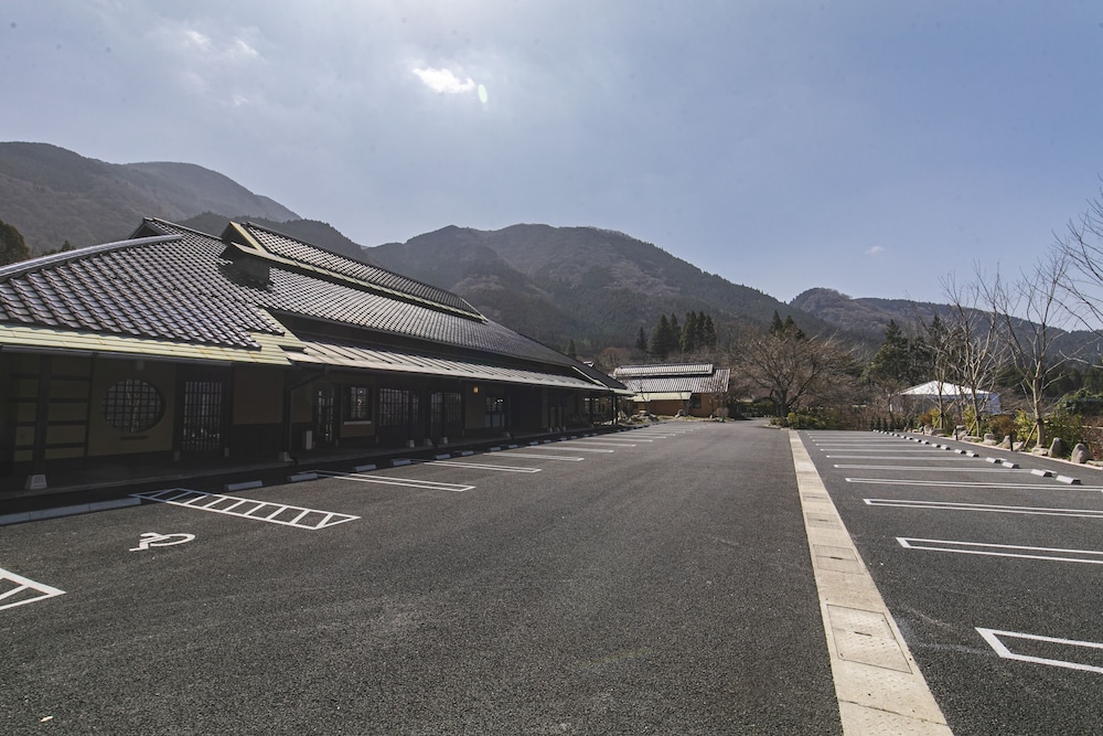 Yufuin Baien Garden Resort