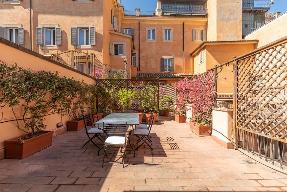 The Pantheon Terrace Experience