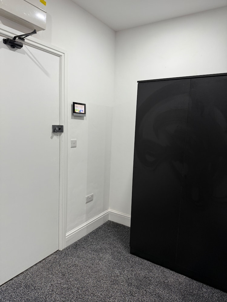 Studio - Sleeps 2 - Parking - Wifi
