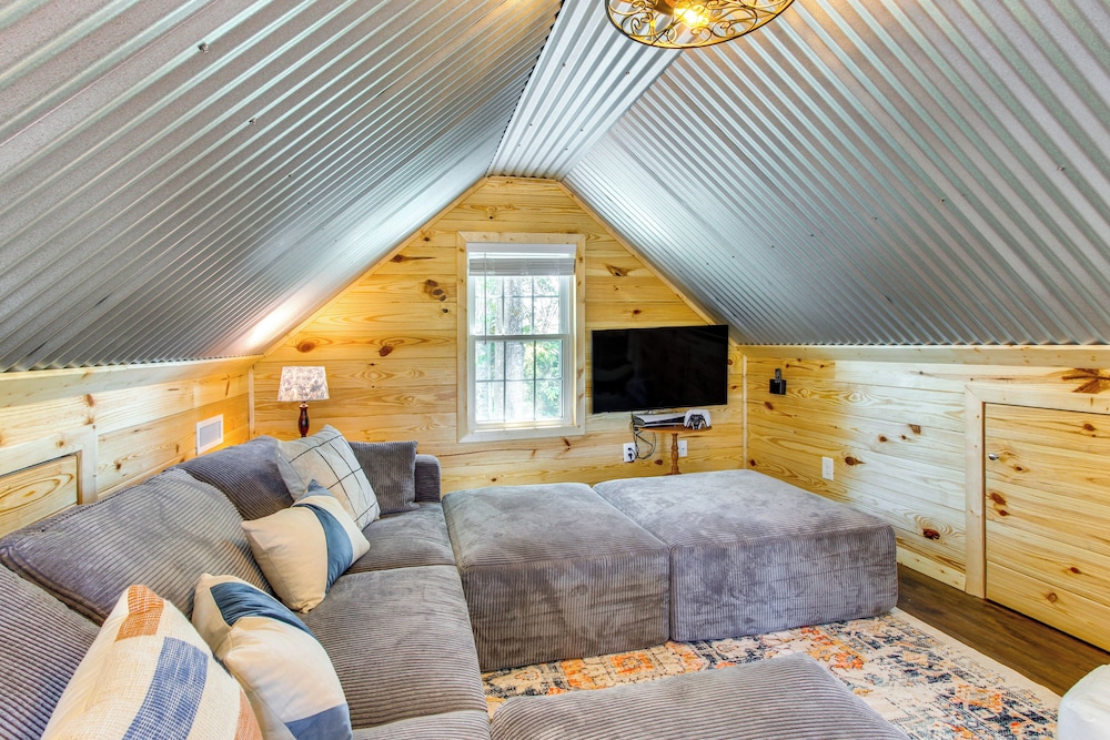 Gaming Loft: Atv-friendly Home in Slocomb