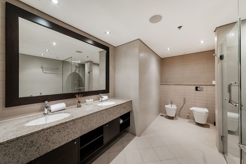Exotic Apartments at Royal Amwaj