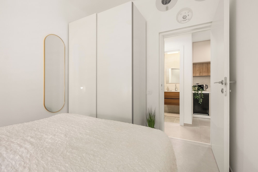 Old North Stylish Stay by Sea N' Rent