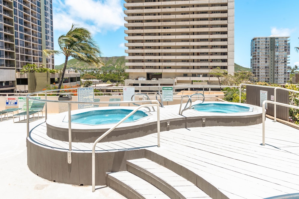 High Floor Ocean View Condo (King Bed and Parking): recepcion & lobby photo