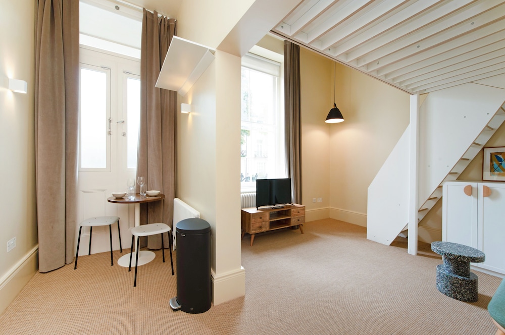 Superb Studio Apartment With Garden Views Near Camden