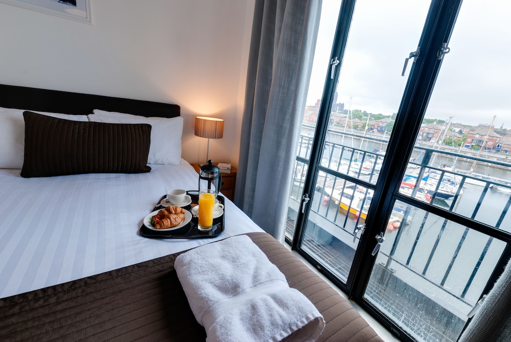 Base Serviced Apartments - The Docks view 3