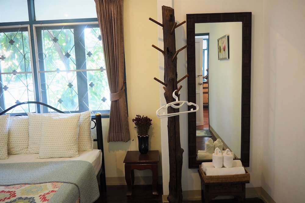 Stay With Me Guesthouse