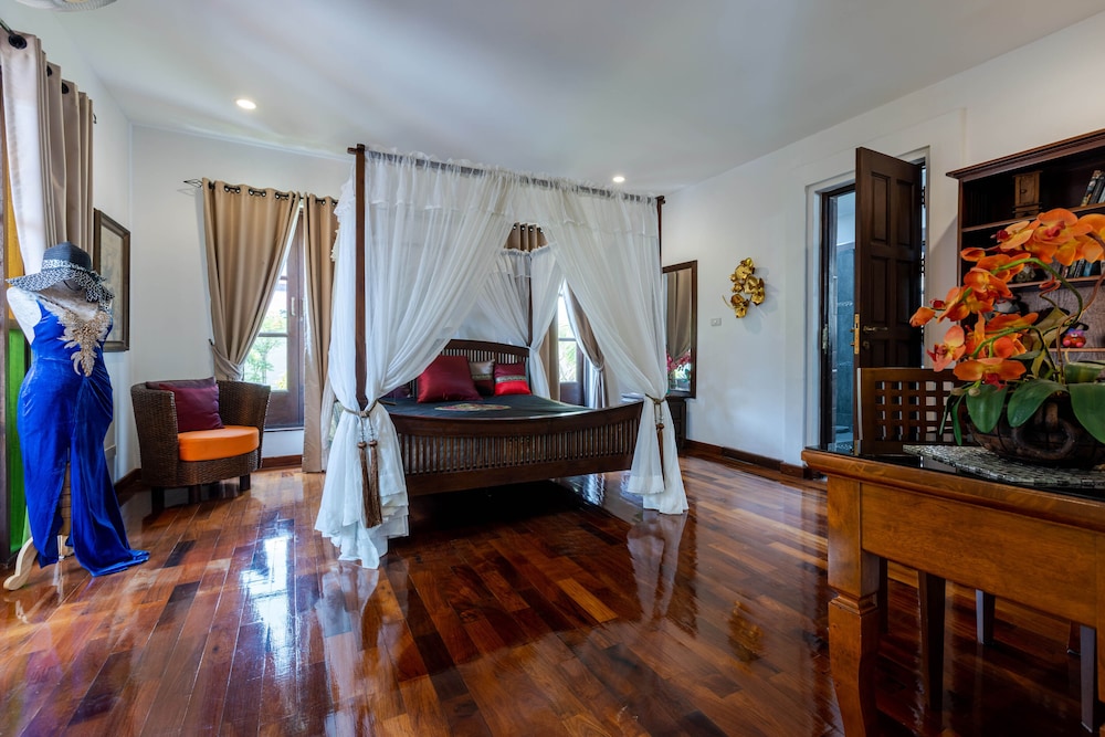 Bali Style Mansion In Great Location HG view 2