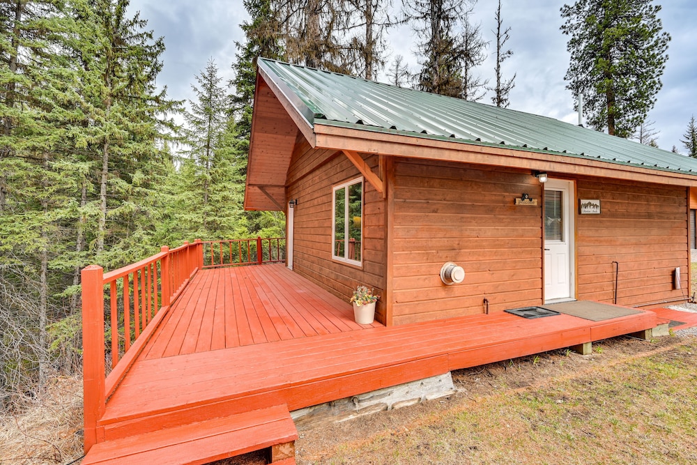 Cozy Bigfork Cabin w/ Canoes: Walk to Swan River! view 4