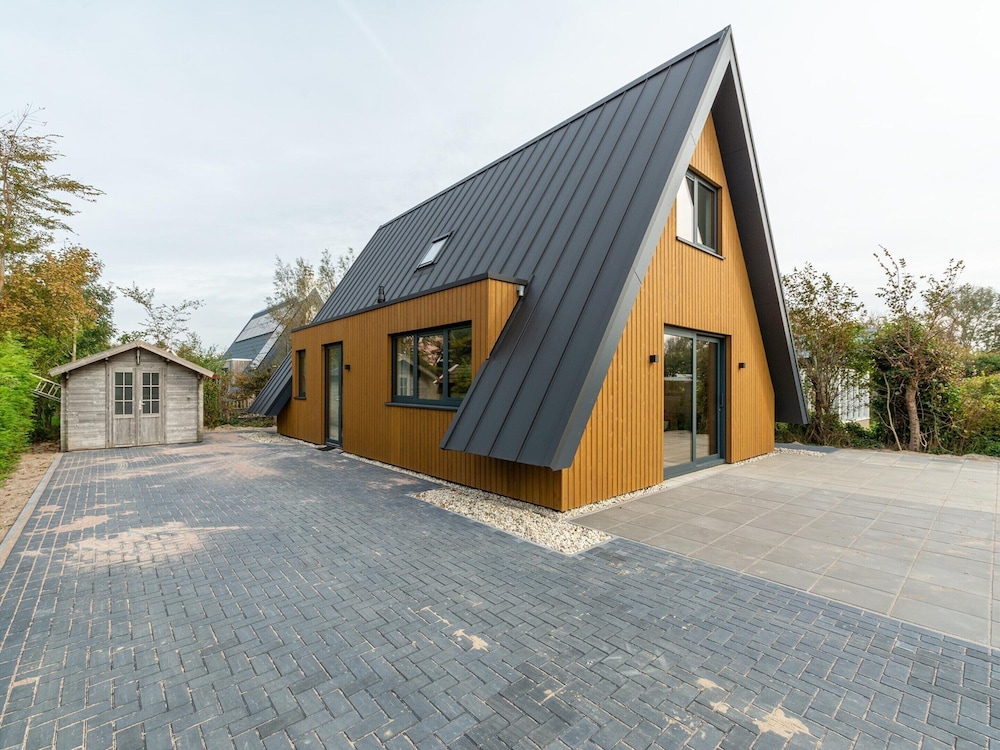 Modern Beach Villa With Large Garden