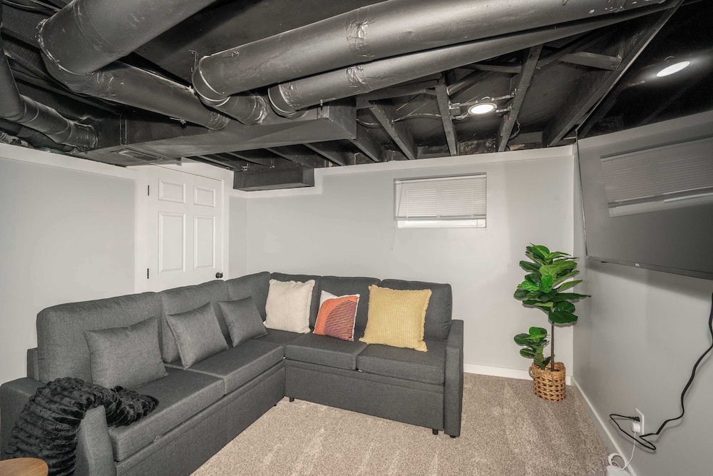 Modern Cincy Home - For 6