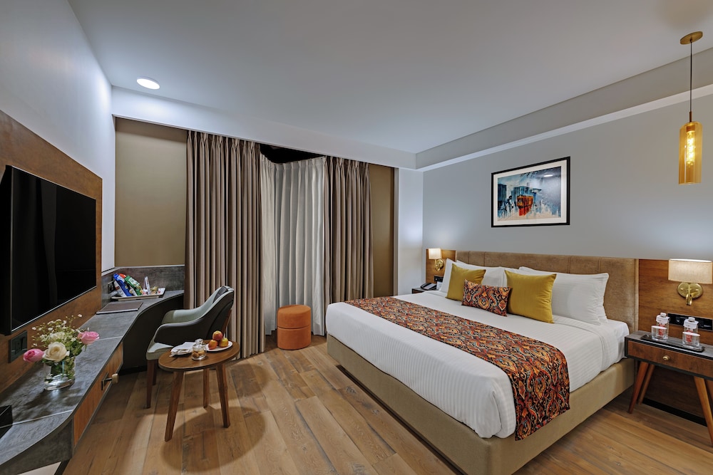 Hays AIR By Ahuja Residences - Golf Course Ext. Road & Sector 51