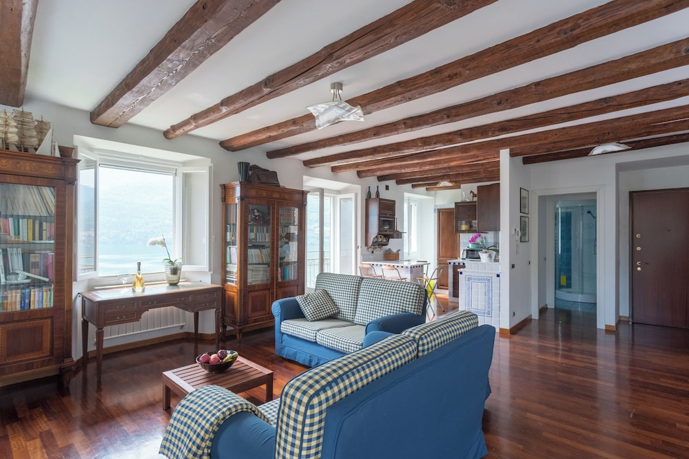 Dreaming Terrace by Rent all Como