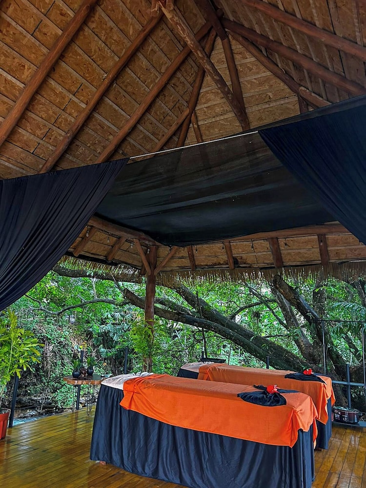 Viajero La Fortuna Hostel