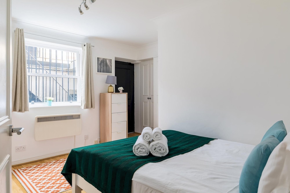 Duplex Apartment With Patio in Marylebone