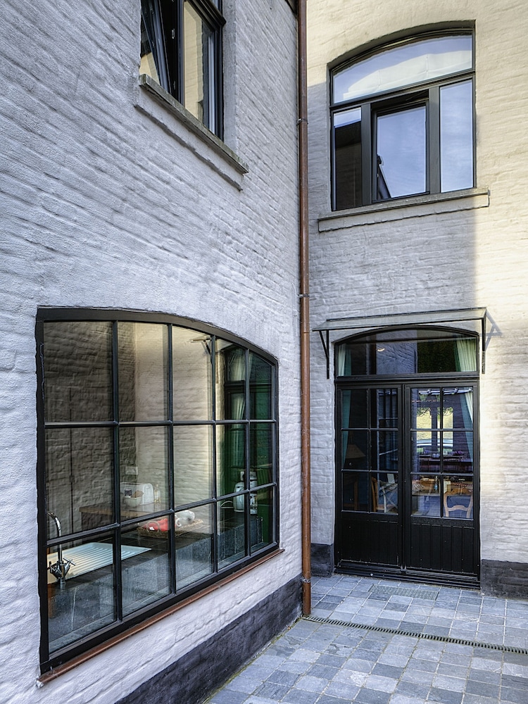 Menin Gate House  1