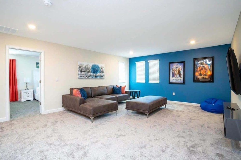 Spacious 7BR w Pool Spa Game Room Near Disney