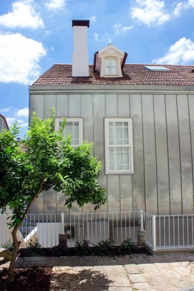 AQ 188 guesthouse