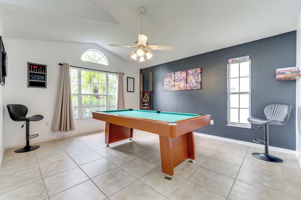 4 Mi to Disney: Home w/ Pool Table, Outdoor Oasis!
