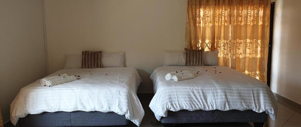 Kwa-Mosele BnB view 4