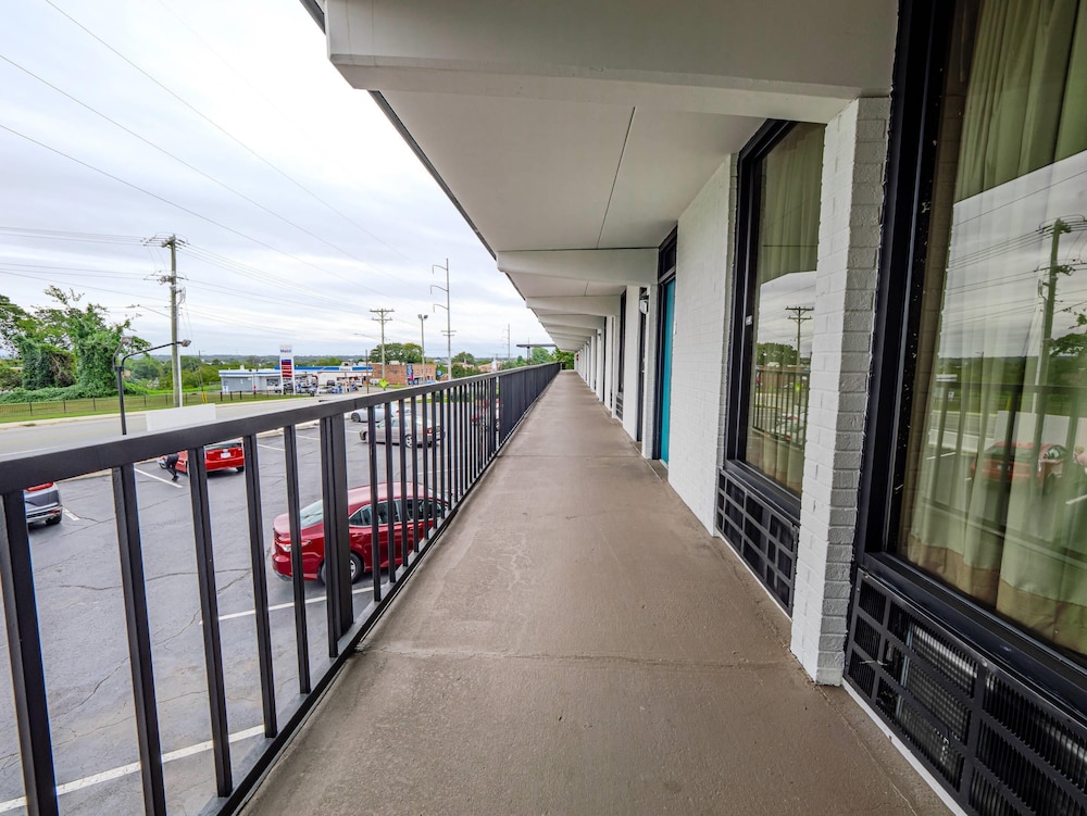 Clarion Pointe Winston – Salem Downtown