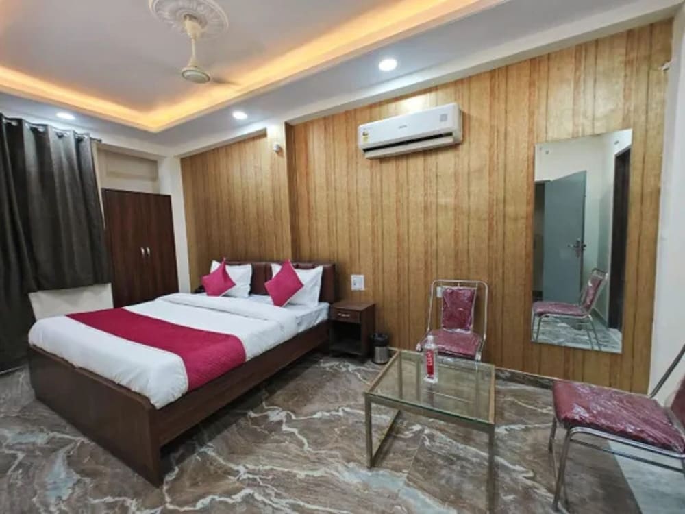 Fabhotel Uday