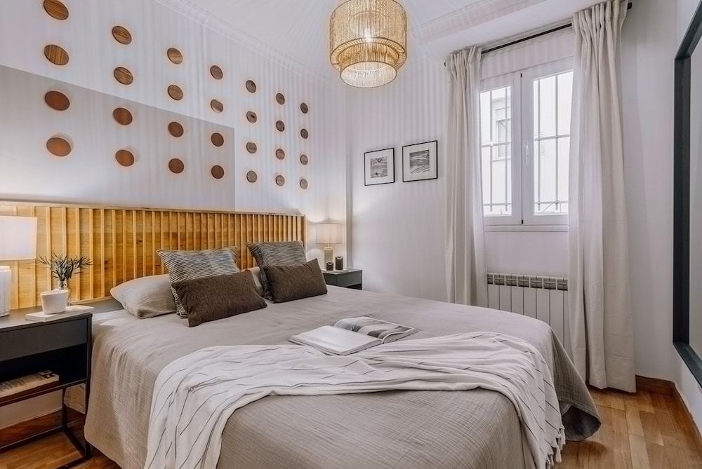 Quirigua - 2 Bedrooms and Office in Chamber