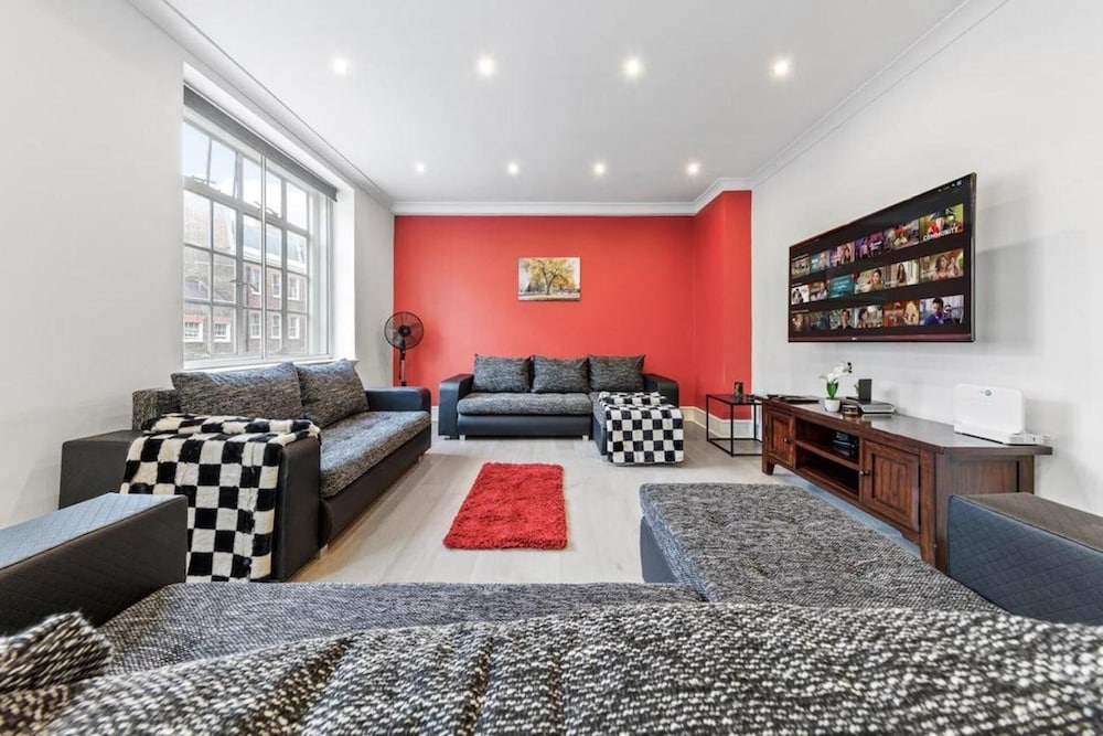 London Chic Apartment - City Center Gem
