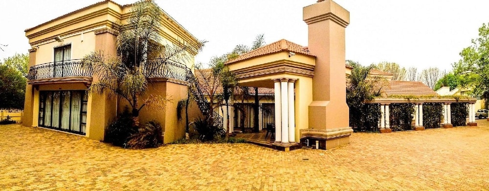 Caesars Guesthouse & Conference Centre