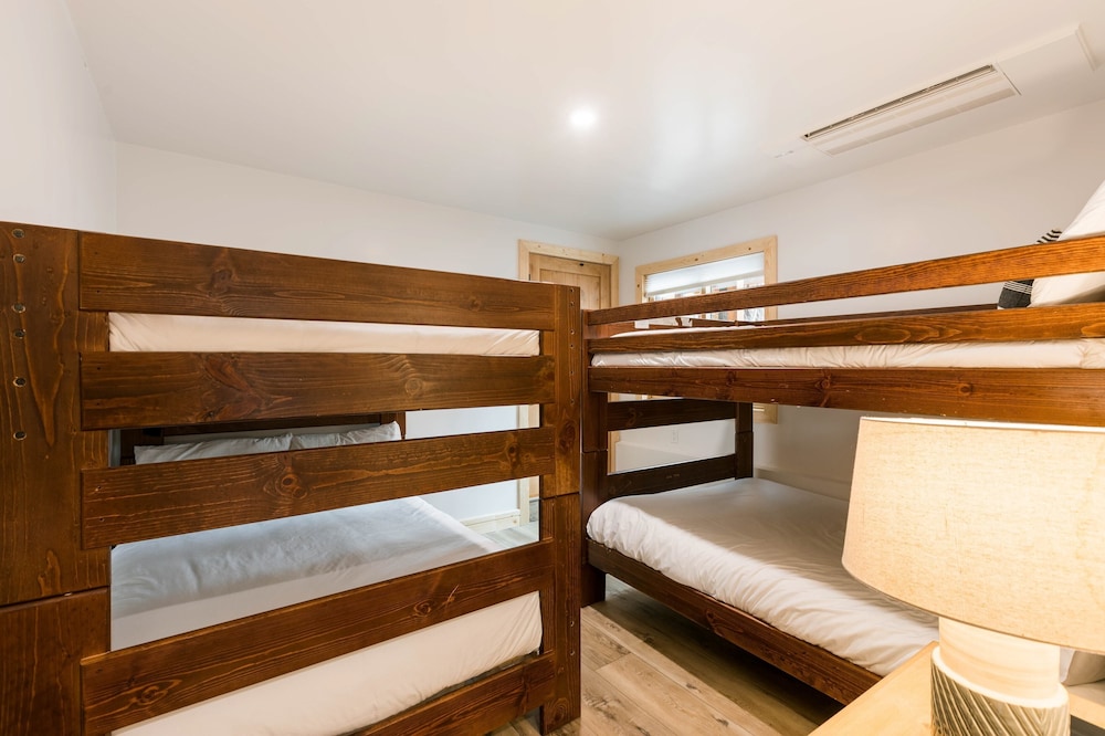 Coyote Moon by Avantstay Cabin W/sauna Mins From DT Truckee & Northstar view 5