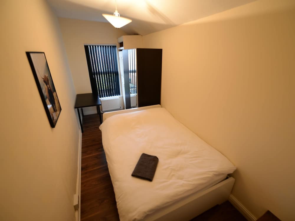Spacious Apartment in Coventry near Belgrade Theatre view 2