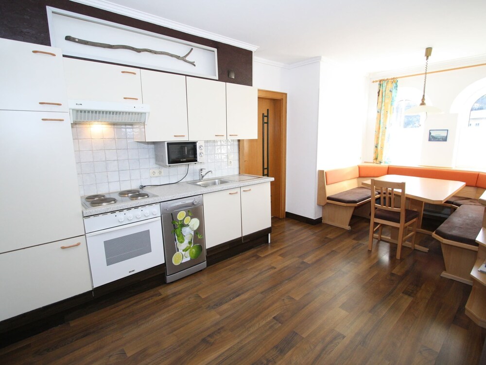 Idyllic Holiday Home in Goldegg Weng Near ski bus view 5
