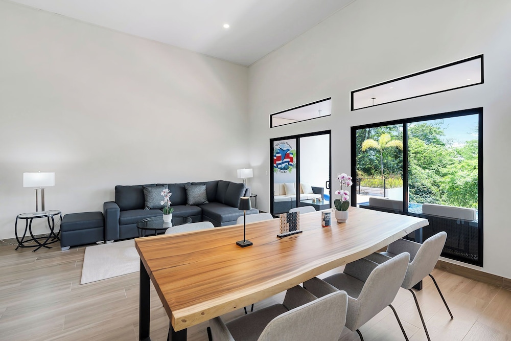 Villa with Minimalist Design & Scenic Deck with Private Infinity Pool and Jungle Views