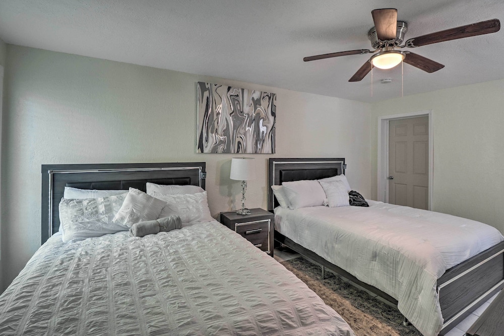 Cozy Key West Beach Cottage: Walk to Beaches! view 2