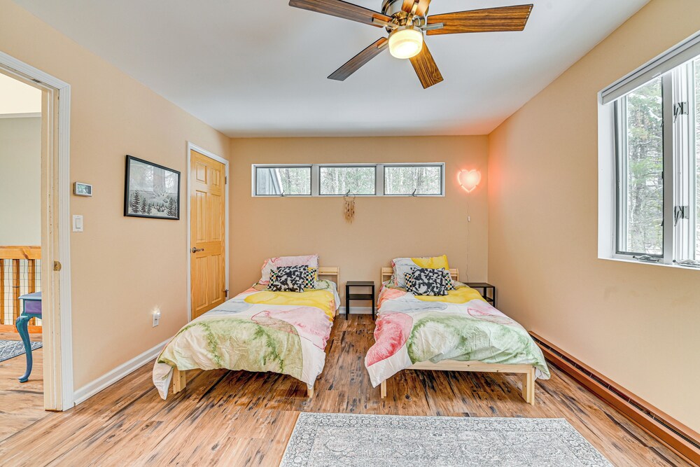 Ski, Hike & Golf: Pet-friendly Windham Retreat