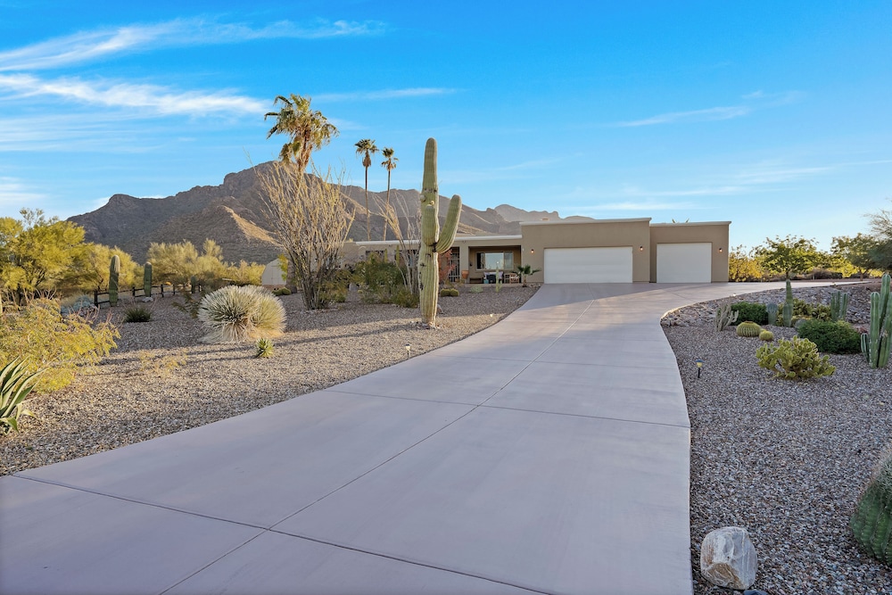 Home Near El Conquistador Golf: Hot Tub + Mtn View