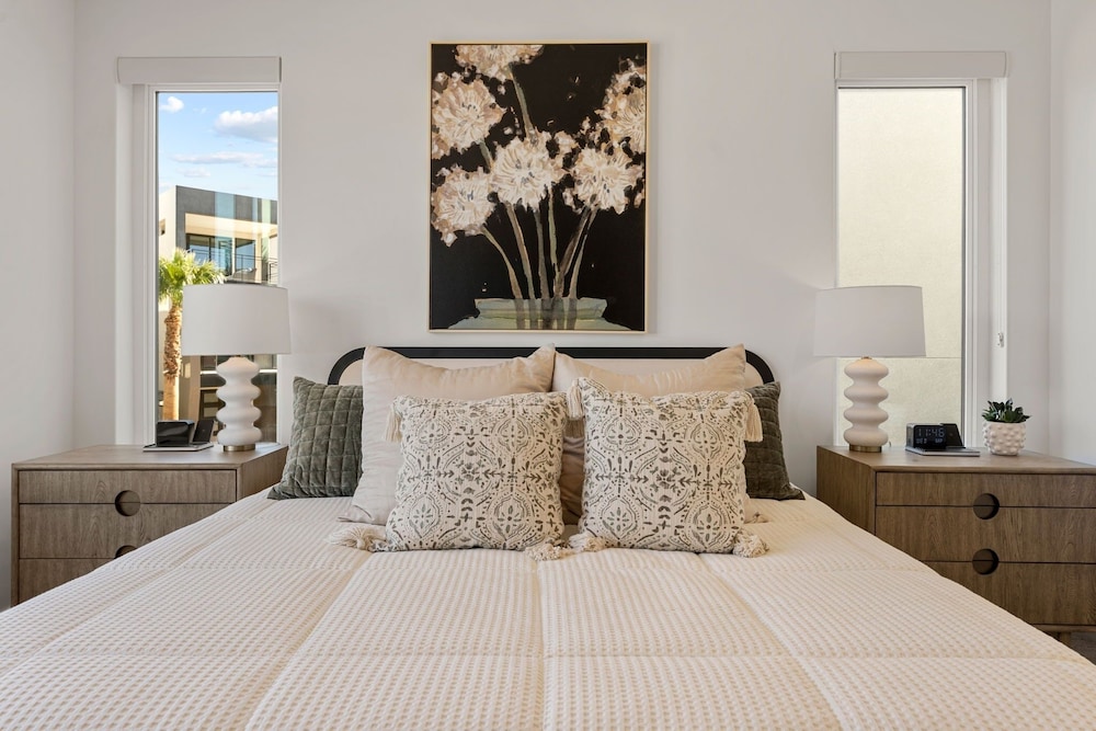 Salt And Sol 5 Bedroom Townhouse