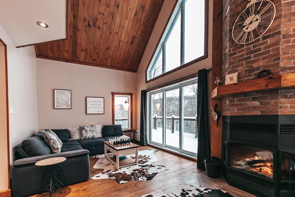 The Pika - Beautiful Mountain-top Cottage With 23 Acres of Private Land With Hiking