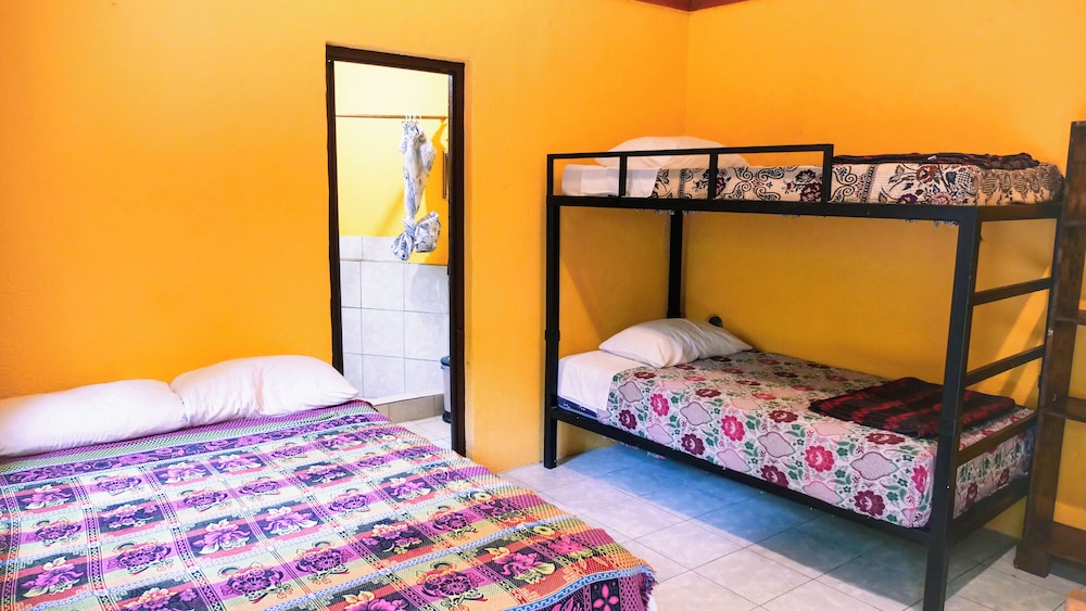 Ati Hostel & Beach Club