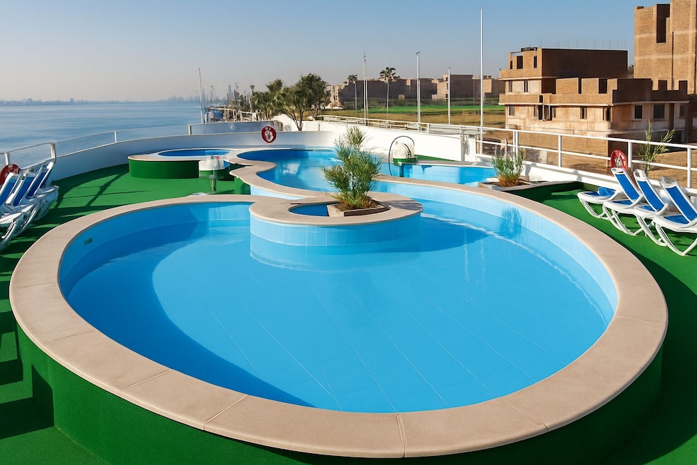 Nile Cruise Majesty every Monday from Aswan 3 nights and every Thursday from Luxor 4 nights