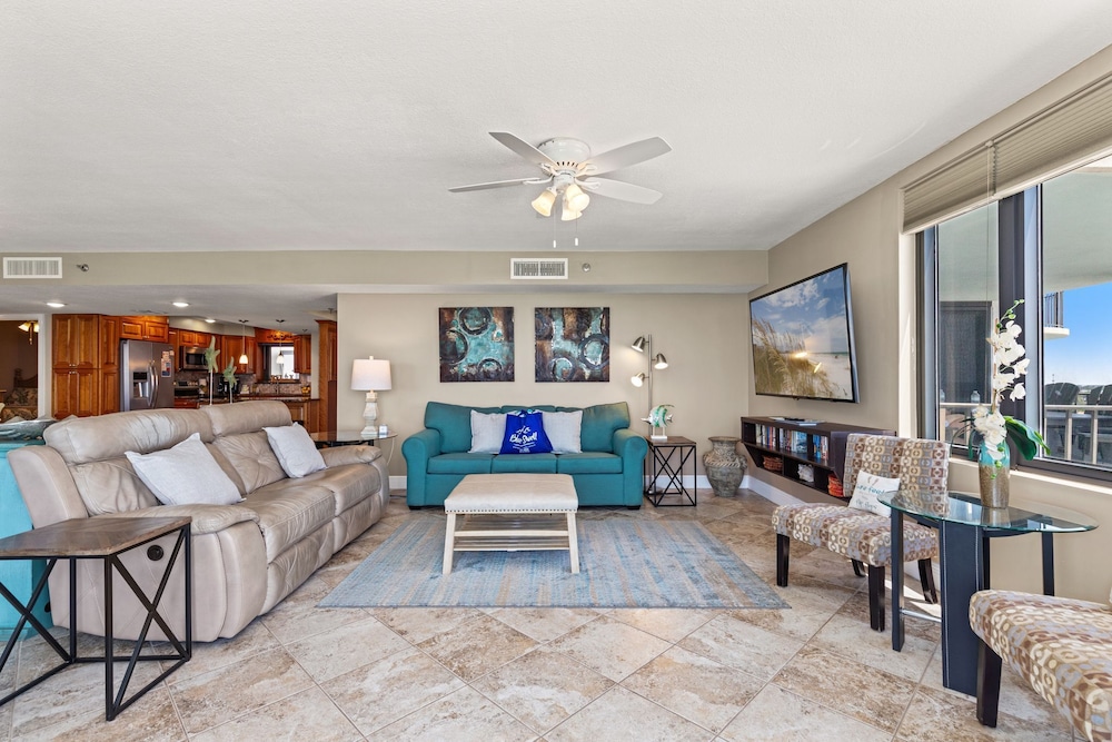 It Doesnt Get Any Better Than This! 2BR 2BA Sleeps 8 Beachfront!