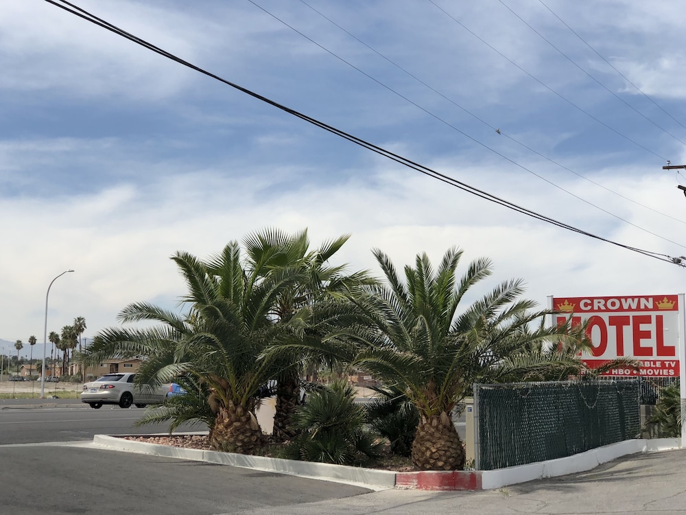 Crown Motel