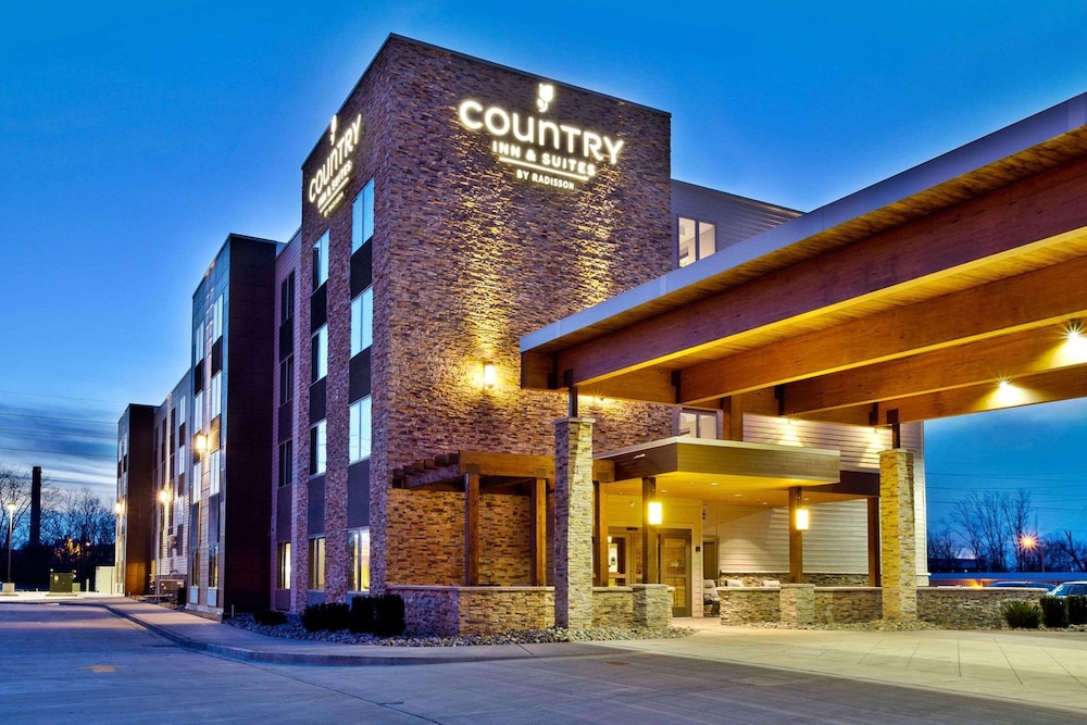 Hotel Country Inn & Suites by Radisson, Springfield, IL - Image 1