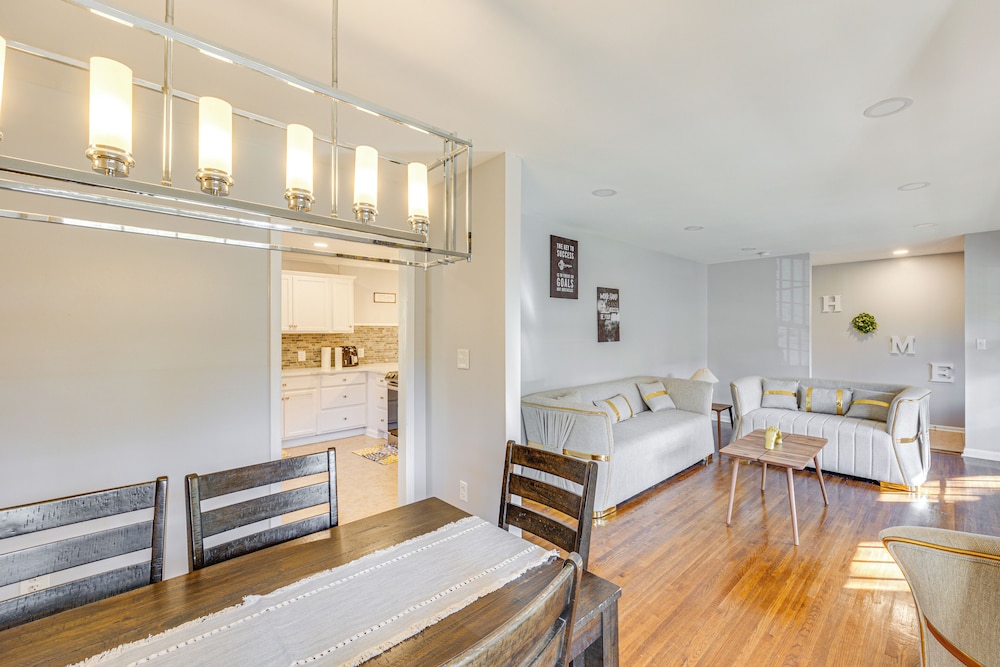 11 Mi to Dtwn Birmingham: Home w / Pool Table!