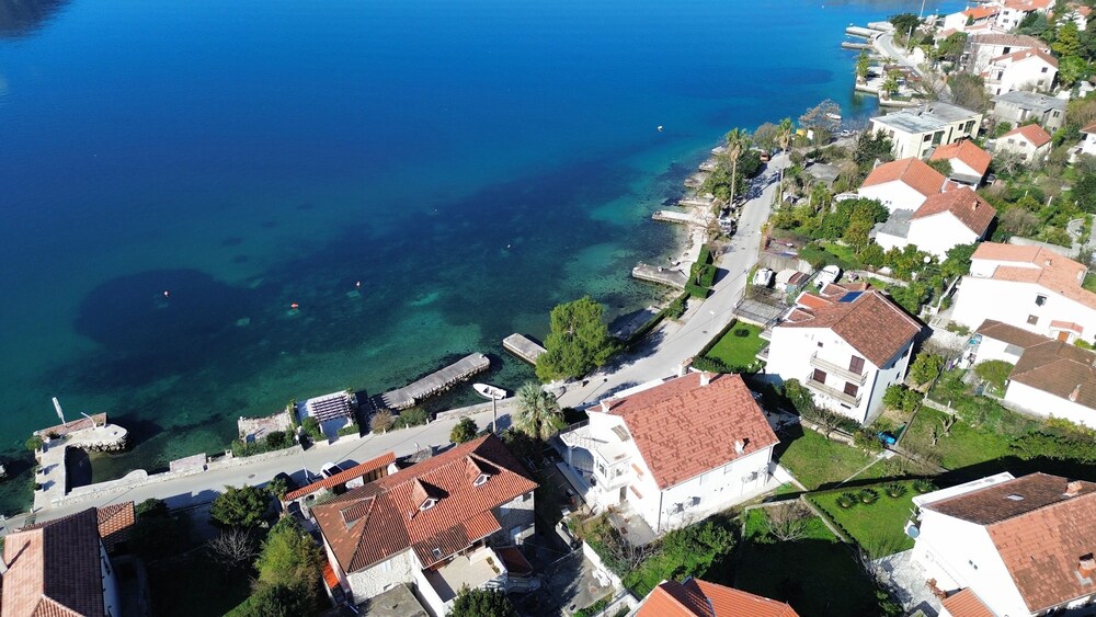 Waterfront Apartment Petrovina