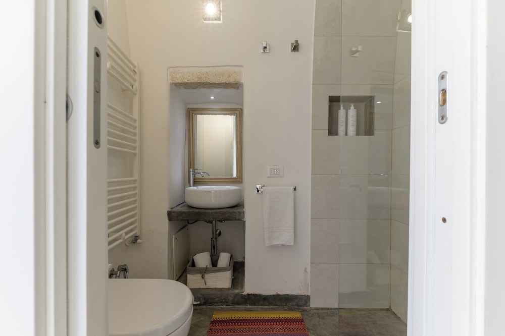White Studio with Jacuzzi