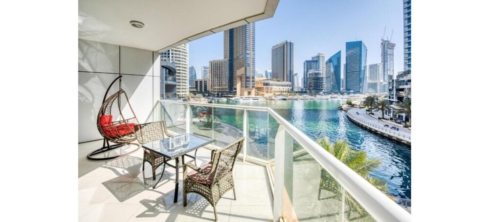 Luxurious 4 Bedroom Duplex Villa Apartment Near JBR
