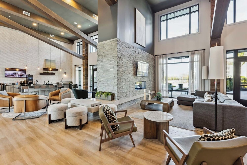 Landing Apartments near Sun City Center and Riverview