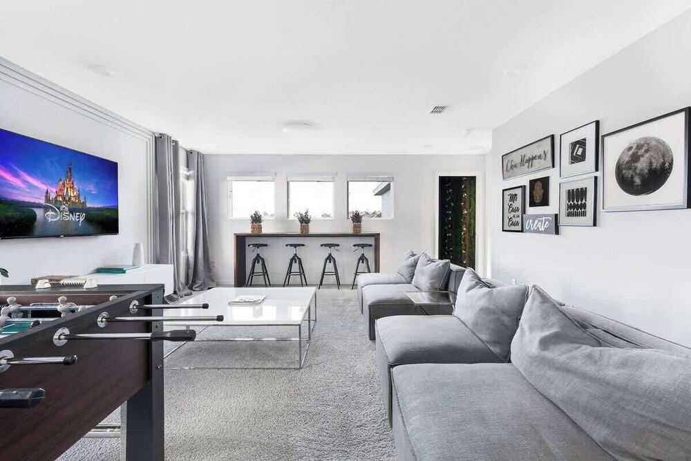 Stunning 7BR Home With Themed Bedrooms